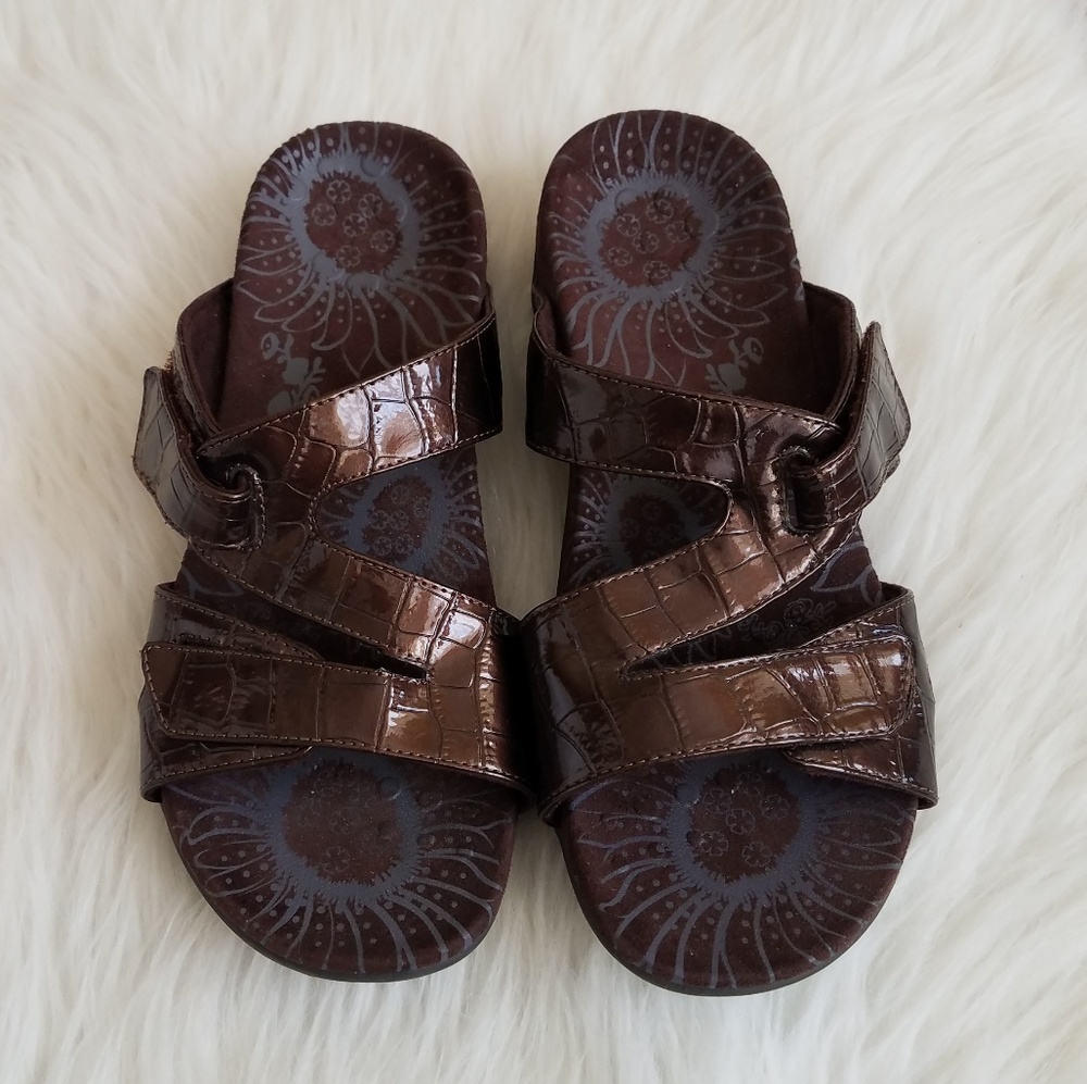 VIONIC 44 Lauren Brown Bronze Support Sandals